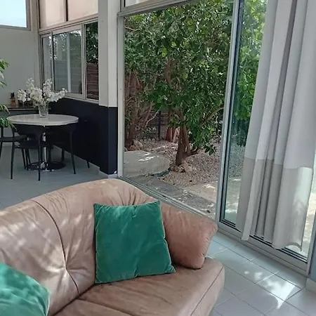 Logement, Jardin, Jacuzzi Garage * Le Soler