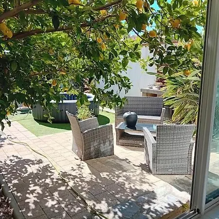 Logement, Jardin, Jacuzzi Garage Apartamento *