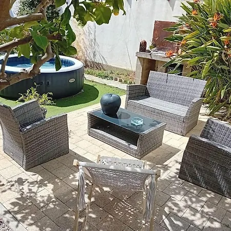 Logement, Jardin, Jacuzzi Garage * Le Soler