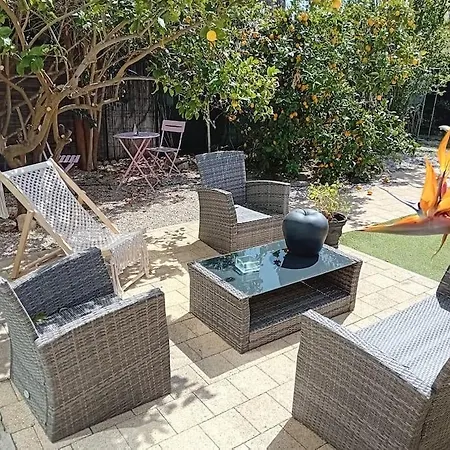 Logement, Jardin, Jacuzzi Garage *