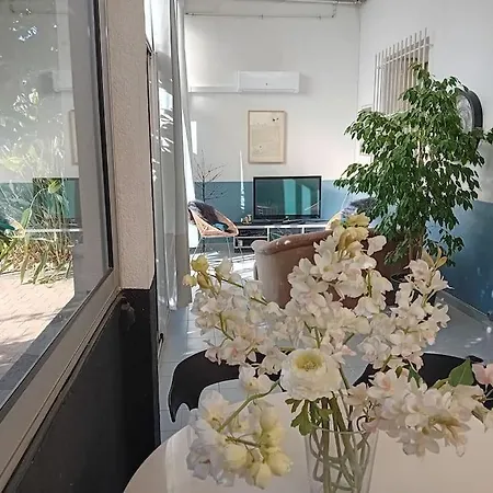 Logement, Jardin, Jacuzzi Garage * Le Soler